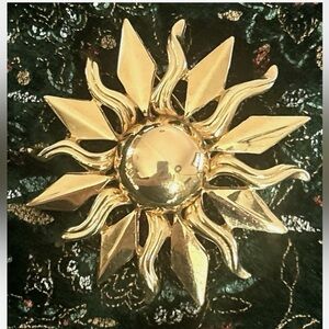 Vintage Monet Gold Tone Sunflower Brooch Pin Sunburst Signed Retro 2"